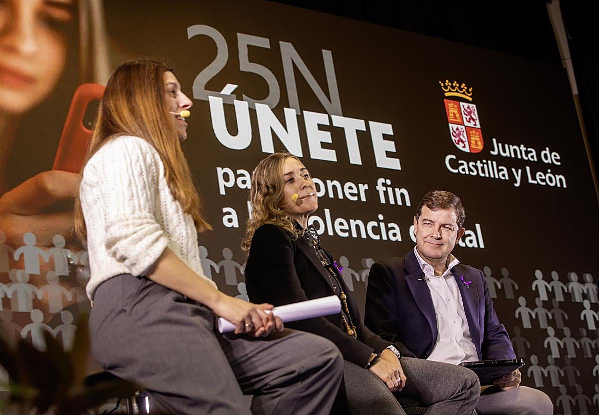 Mañueco, en su participación en el acto de este lunes en el IES Isabel de Castilla de Ávila.