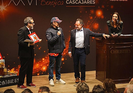 El Tenor Zapata junto al Mago Moré y Santiago Segura, a su lado Beatriz Ordovas de Christie´s.