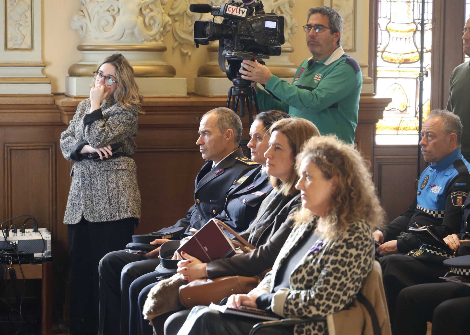 El acto institucional del Día Internacional de la Eliminación de la Violencia contra la Mujer, en imágenes
