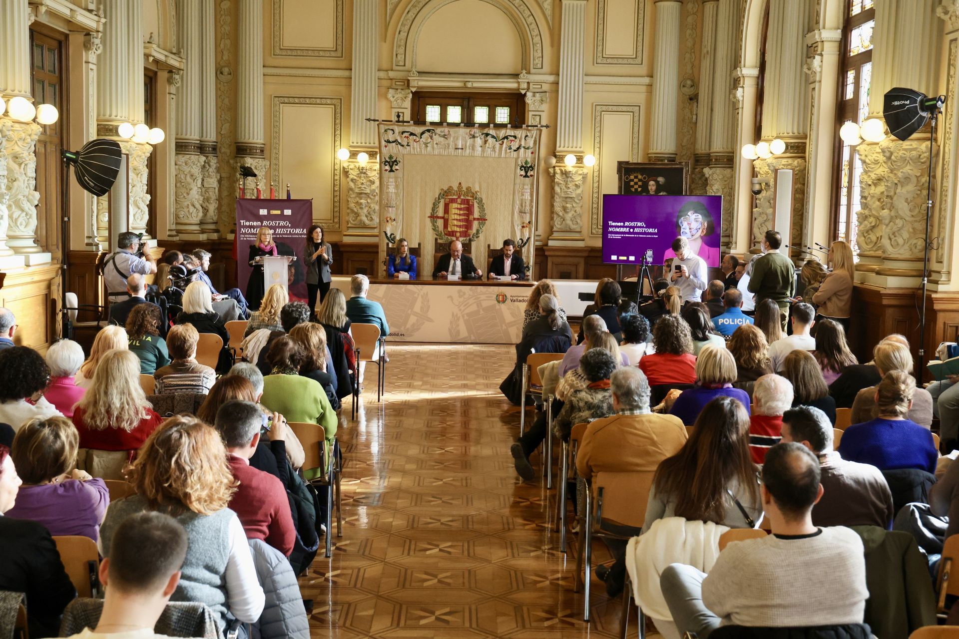 El acto institucional del Día Internacional de la Eliminación de la Violencia contra la Mujer, en imágenes