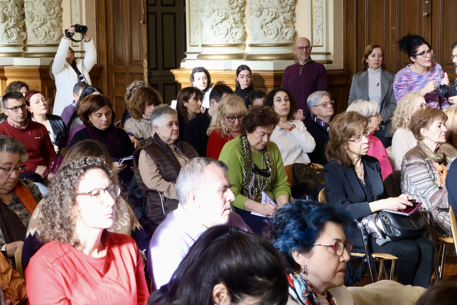 El acto institucional del Día Internacional de la Eliminación de la Violencia contra la Mujer, en imágenes