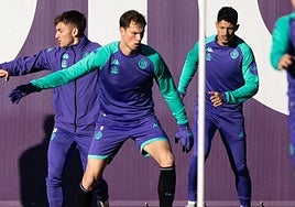 Juanmi Latasa y Marcos André, este martes en el entrenamiento del Real Valladolid.