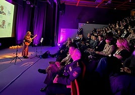 Un momento de la interpretación de Silvia Sanjuán.