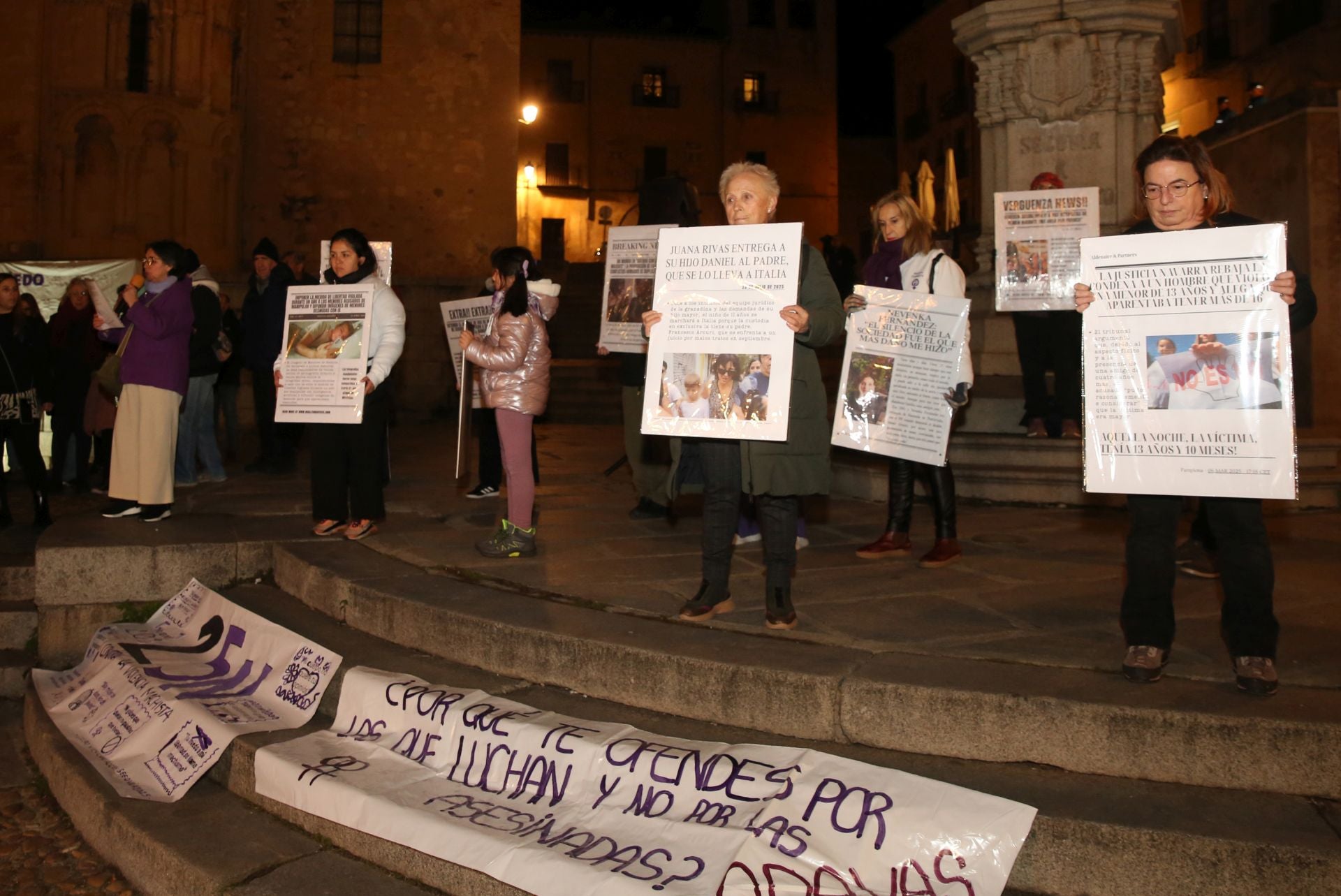 La concentración del 25N en Segovia, en imágenes