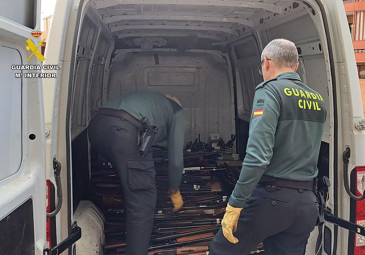 Armas destruidas por la Guardia Civil.