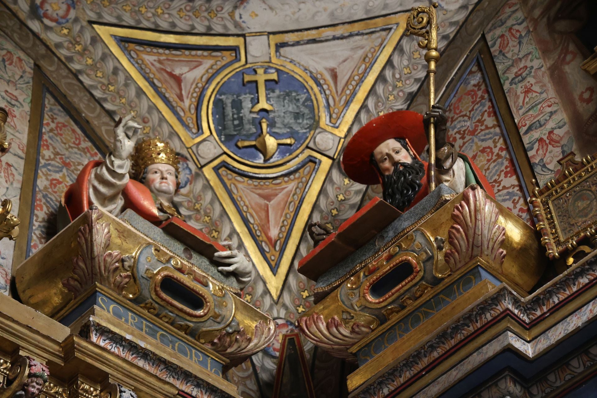 La capilla relicario de San Miguel y San Julián, al detalle
