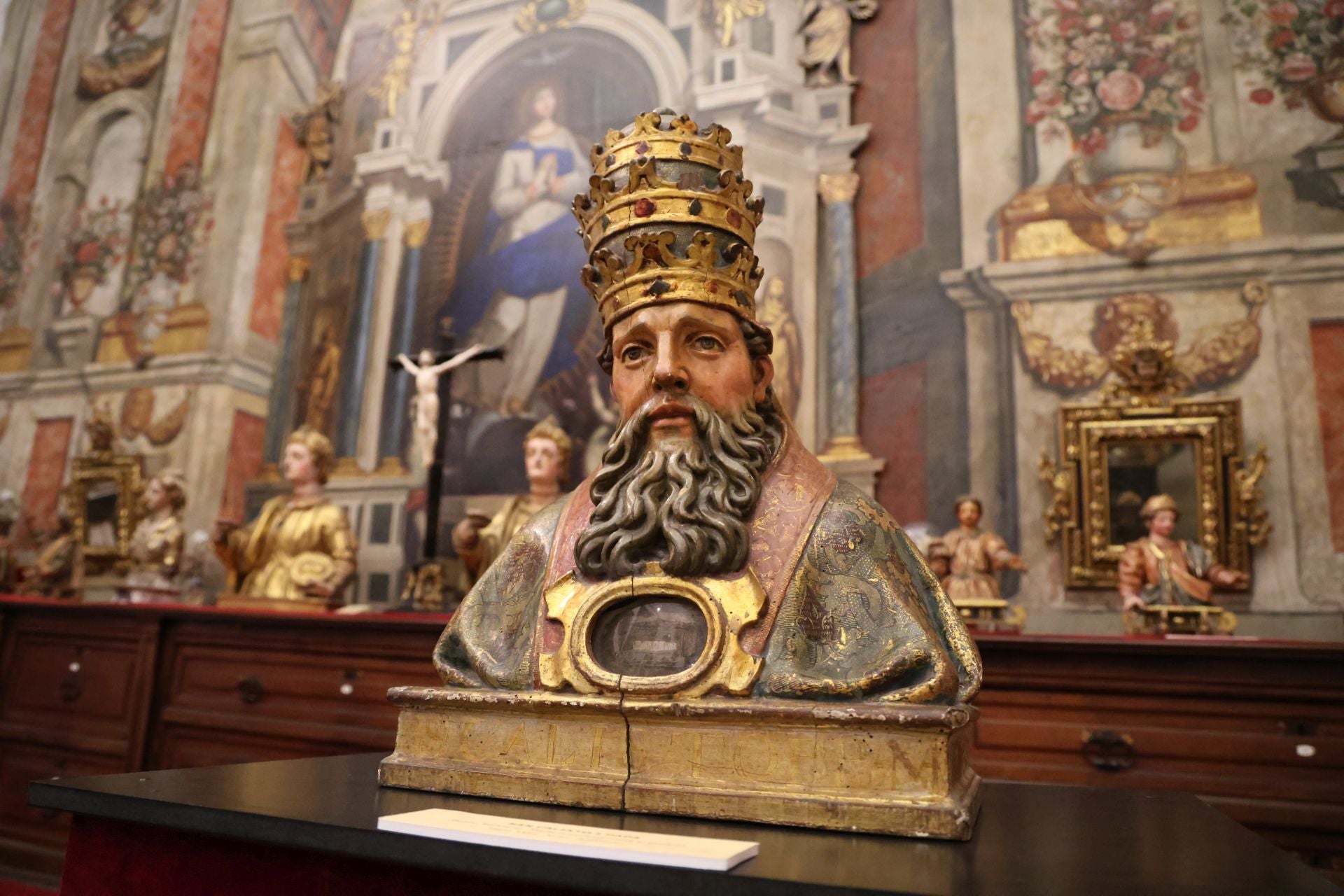 La capilla relicario de San Miguel y San Julián, al detalle