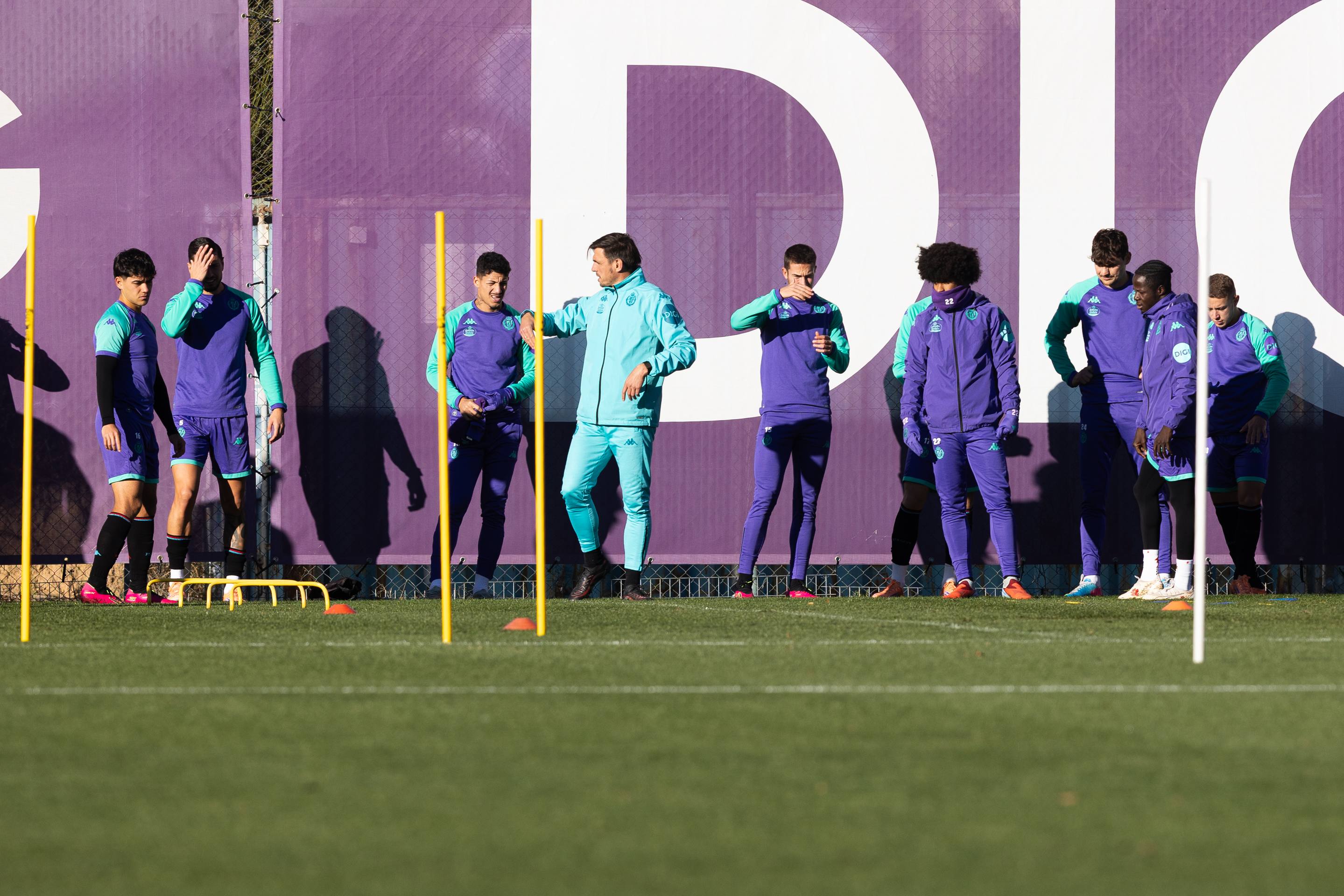 El entrenamiento del Pucela tras la derrota en Anoeta, en imágenes
