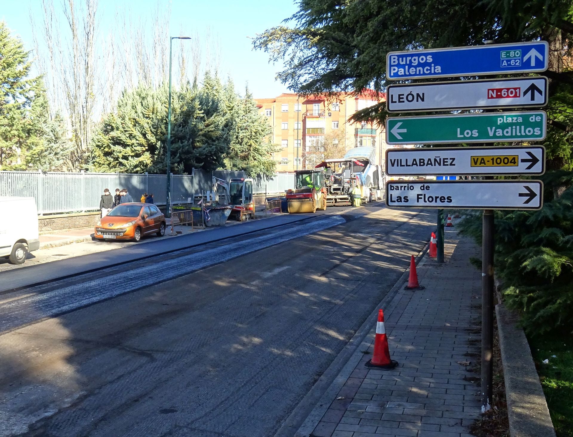Los cortes de tráfico en la avenida Juan Carlos I con Villabáñez, en imágenes