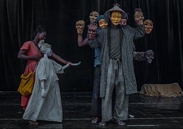 Una de las actuaciones que la compañía senegalesa realiza por varios pueblos de Valladolid.