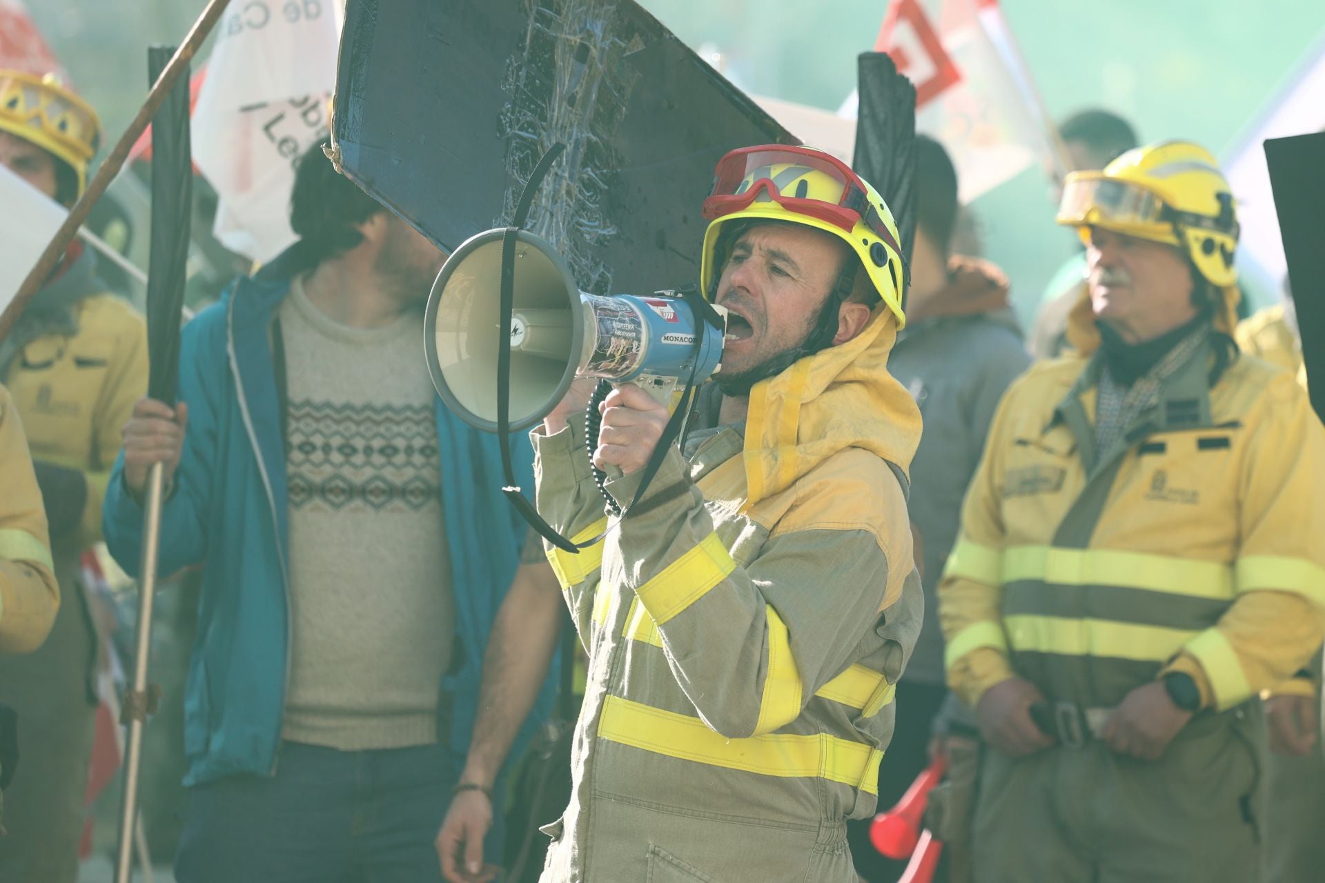 Protesta contra el decreto ley sobre el operativo de incendios presentado por la Junta de Castilla y León
