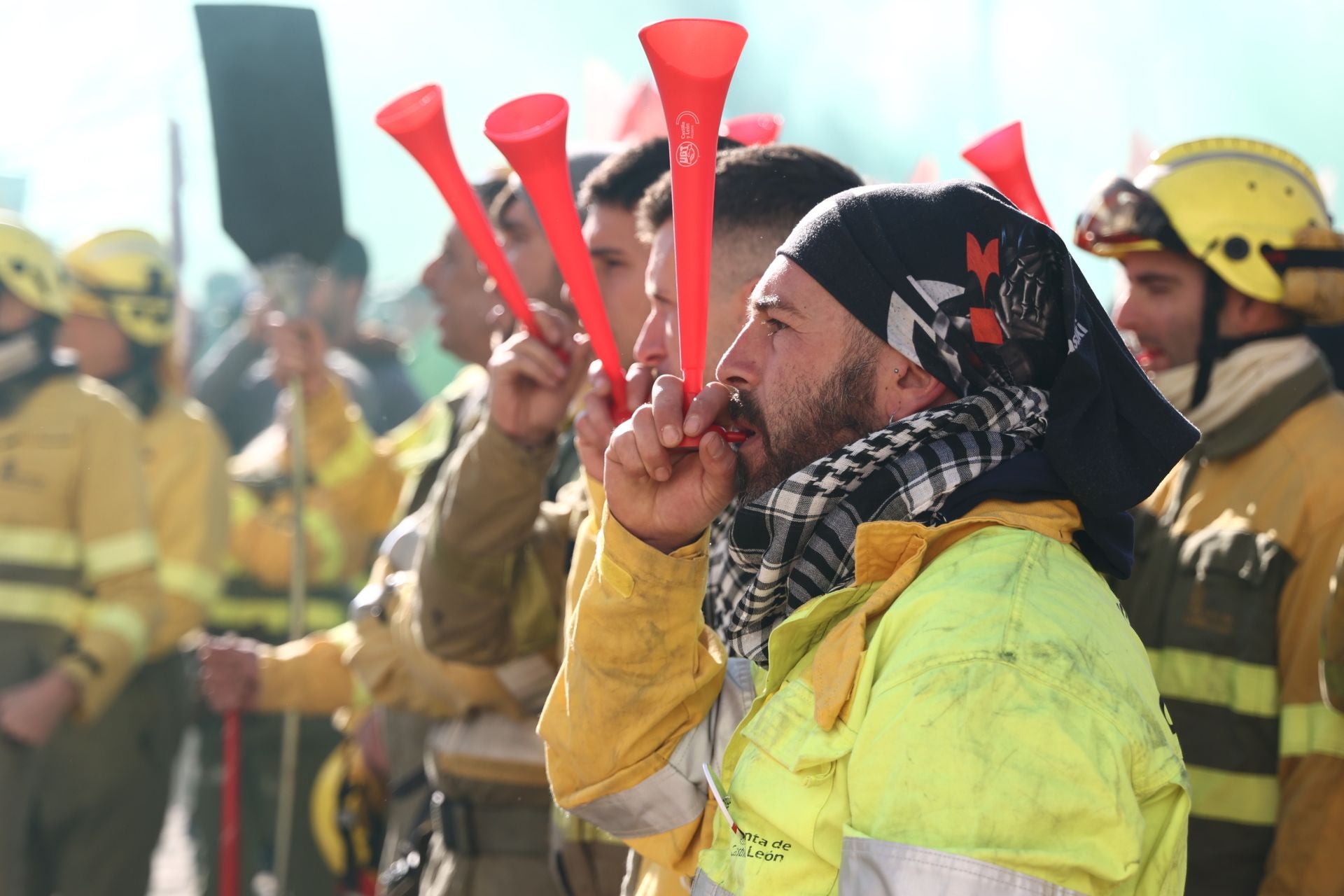 Protesta contra el decreto ley sobre el operativo de incendios presentado por la Junta de Castilla y León
