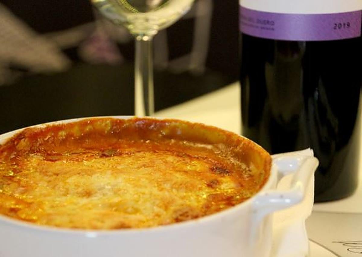 Imagen secundaria 1 - Sindonía de foie, lasaña de langostinos y tiramisú de Baileys, los platos preferidos del restaurante Le Bistró de Alejandro Maíllo.