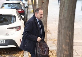 El exministro José Luis Abalos a su llegada al Tribunal Supremo, ayer.