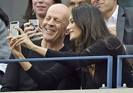 Emma Heming Willis con Bruce Willis, en una imagen de archivo.