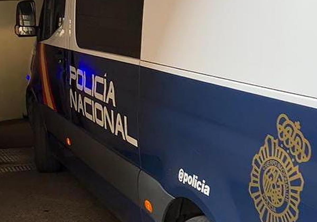 Imagen de archivo de un furgón de la Policía Nacional.