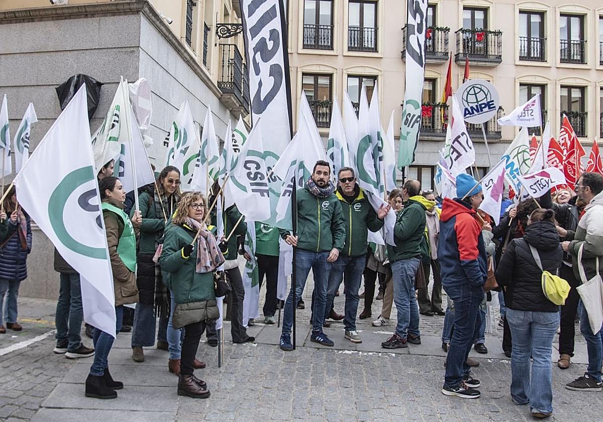 Un momento de la concentración de la Junta de Personal Docente.