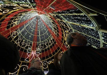 Una gran ola de luz recorre Valladolid con el encendido navideño en 81 calles y 24 plazas