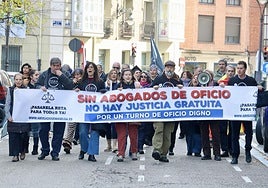 Las imágenes de la protesta de los abogados de turno en Valladolid