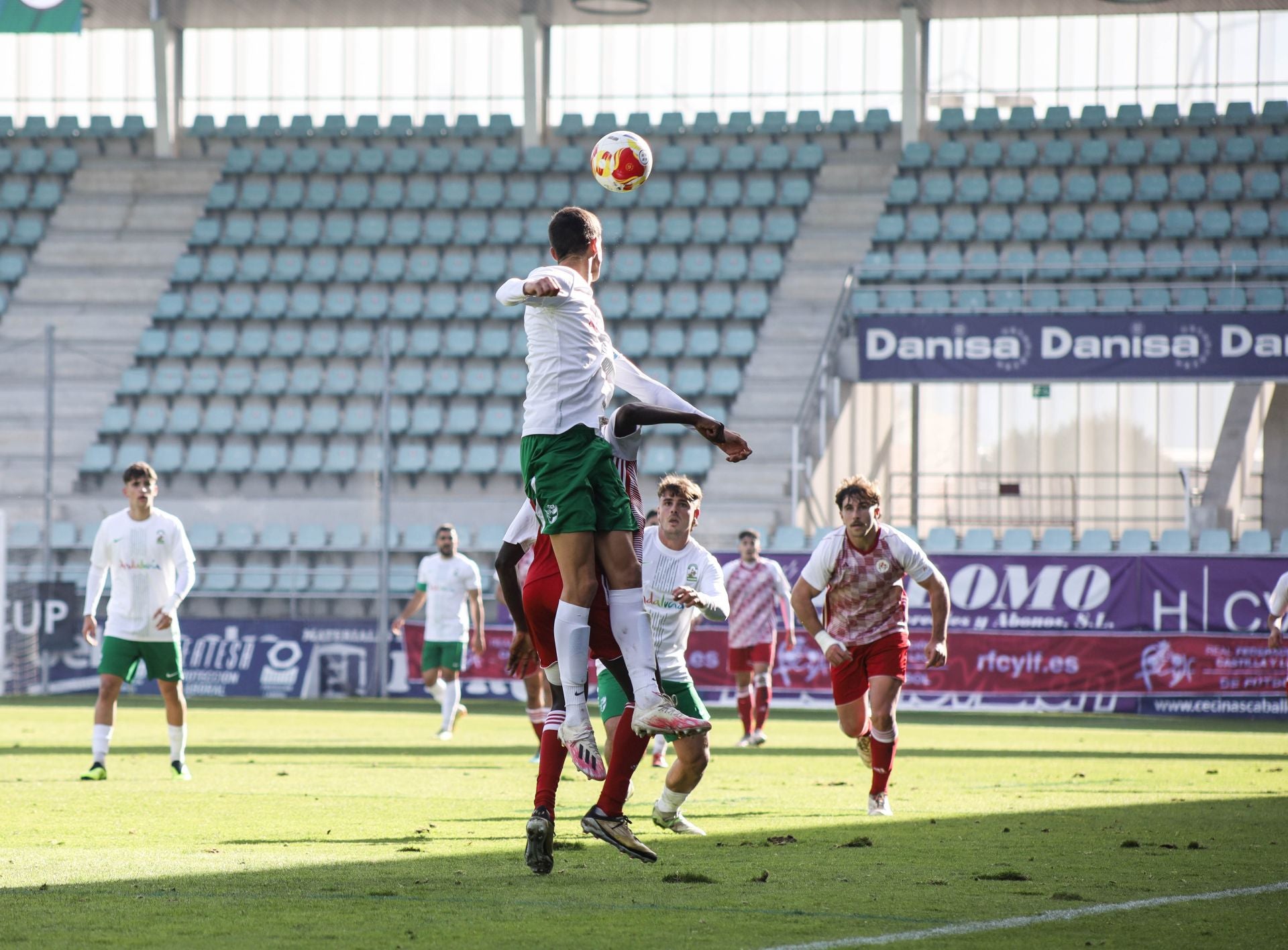 Eusebio Sacristán vuelve a los banquillos con derrota en su debut con Castilla y León