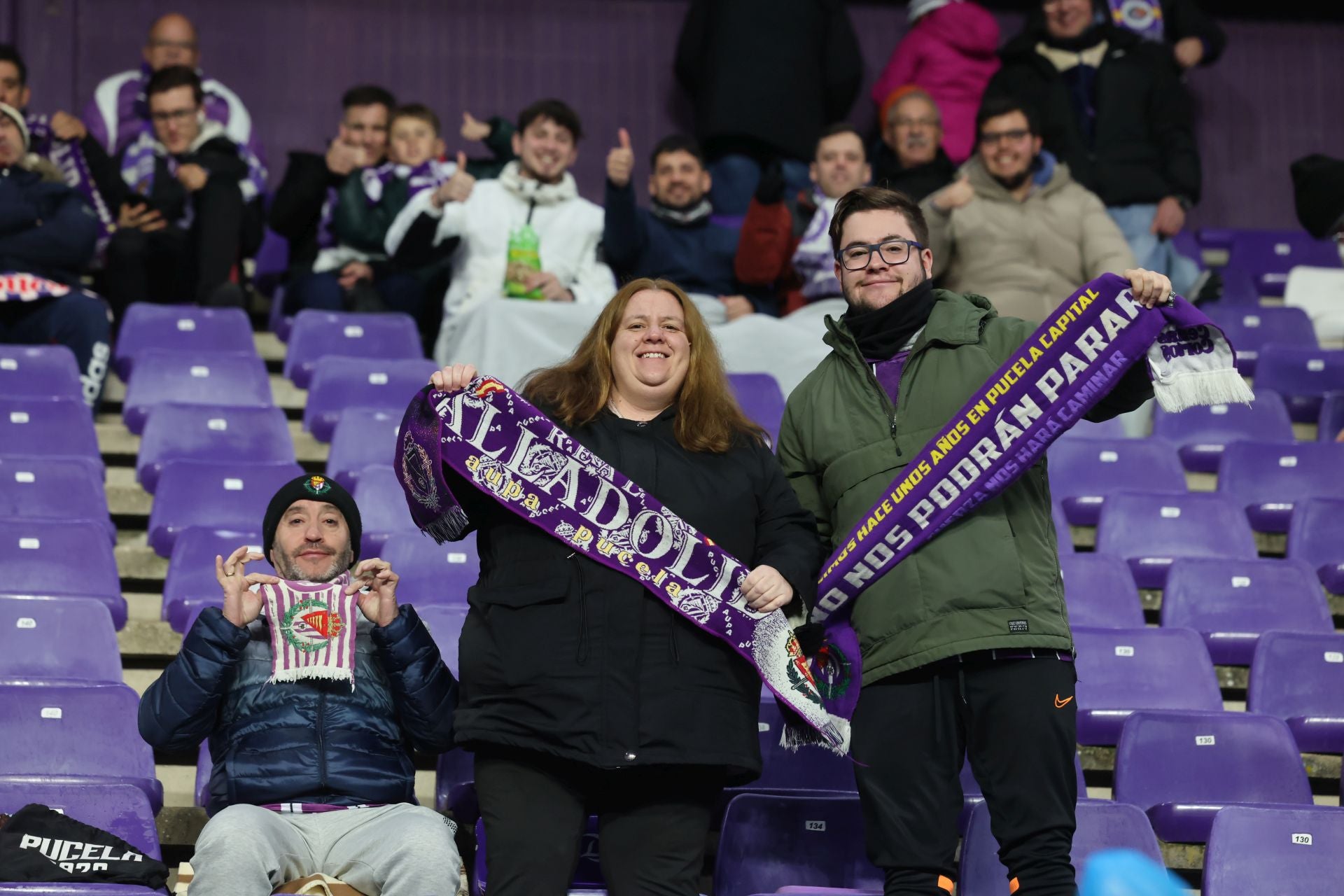 Búscate en la grada del estadio José Zorrilla (1/4)