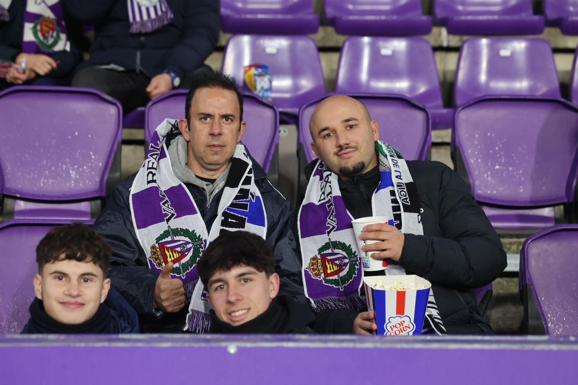 Búscate en la grada del estadio José Zorrilla (2/4)