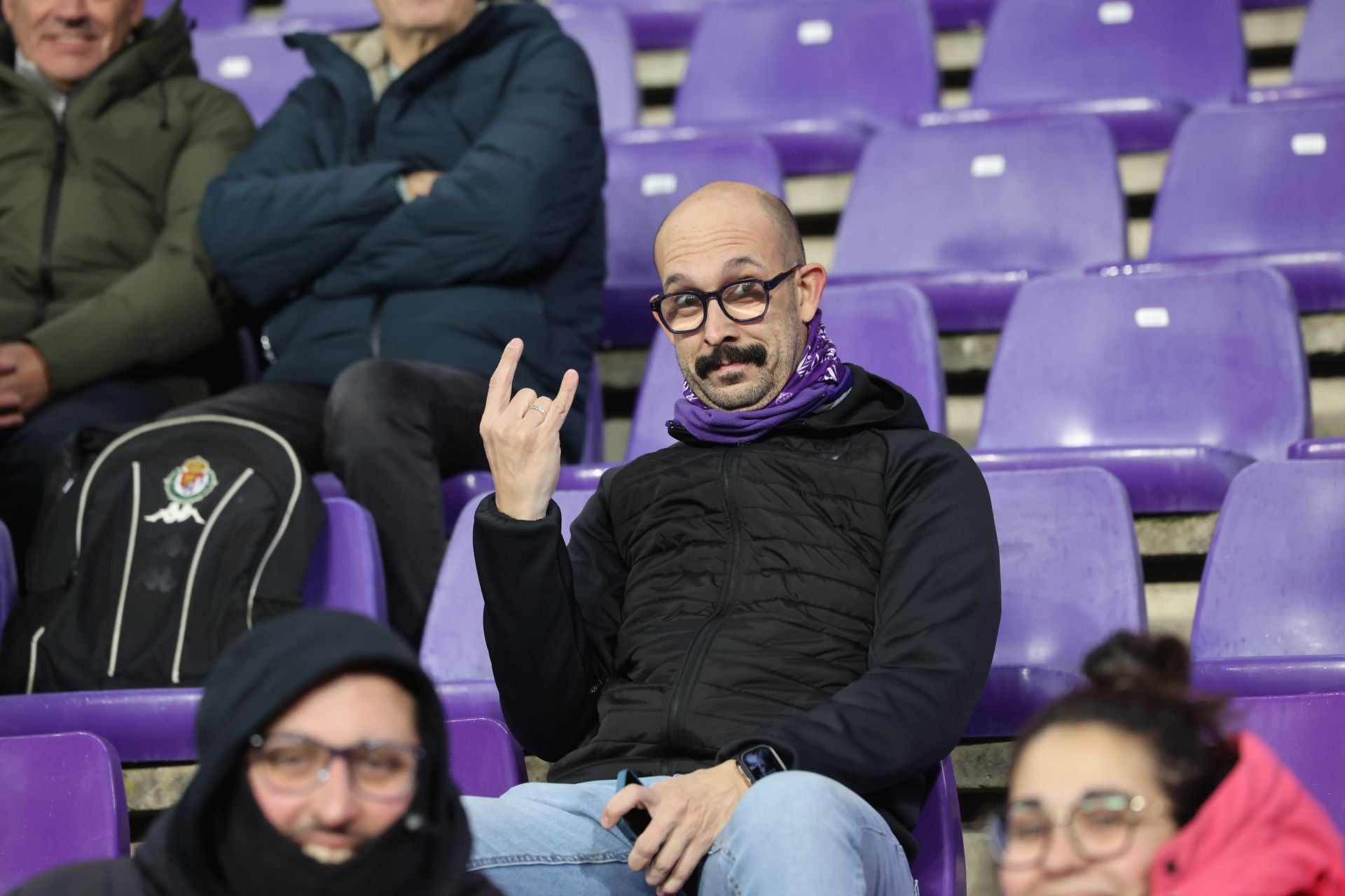 Búscate en la grada del estadio José Zorrilla (2/4)