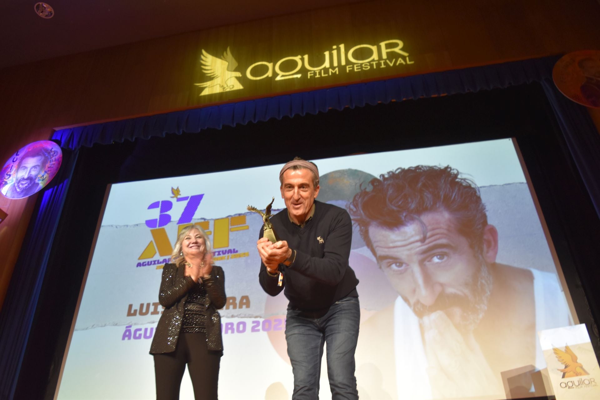 Aguilar se rinde a Luis Zahera