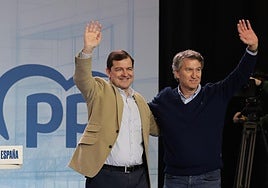 Alfonso Fernández Mañueco y Alberto Núñez Feijóo, en Burgos.