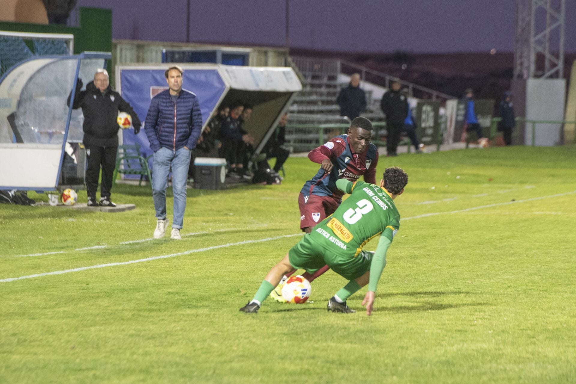 Fotos del empate entre la Segoviana y el Atlético Astorga