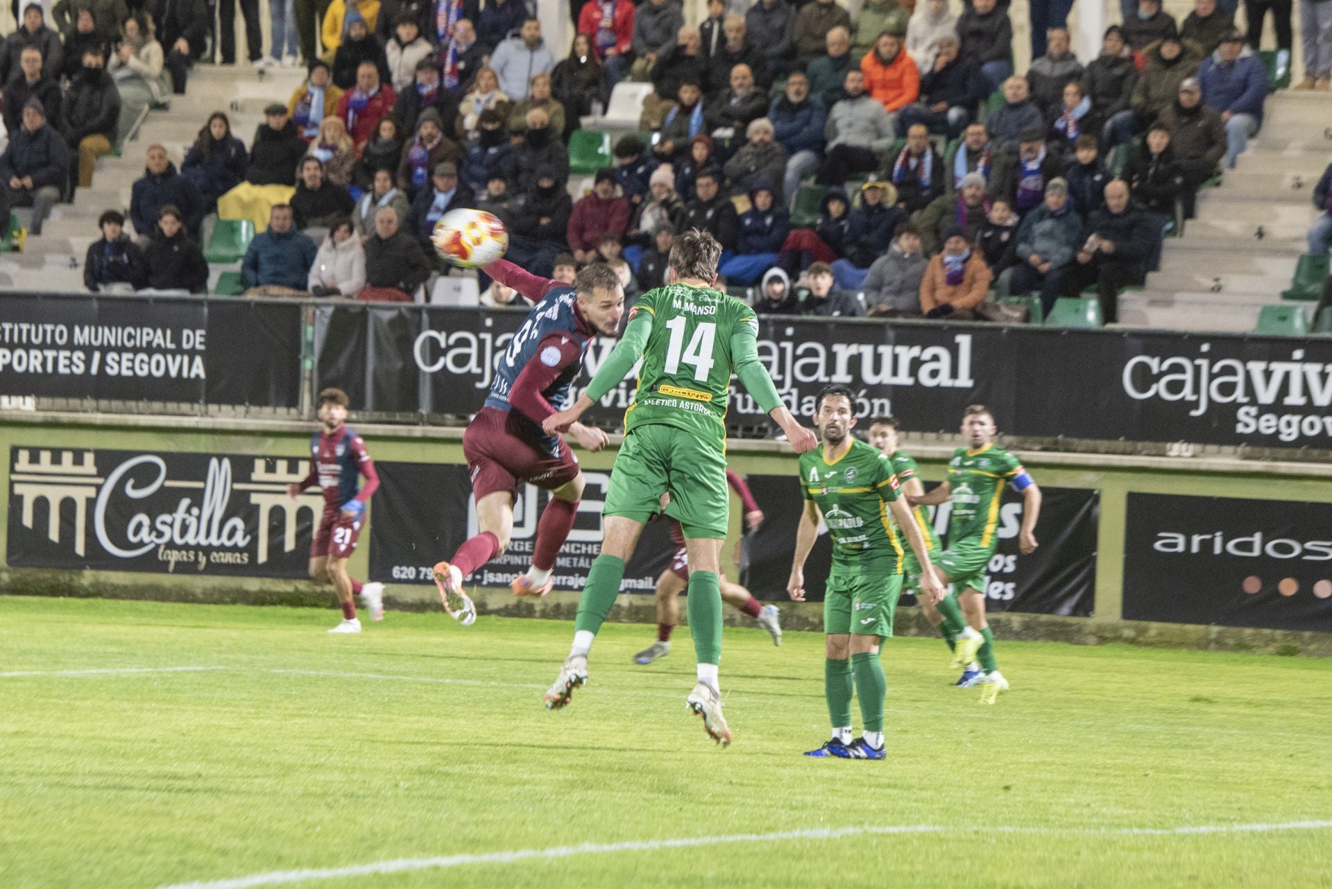 Fotos del empate entre la Segoviana y el Atlético Astorga