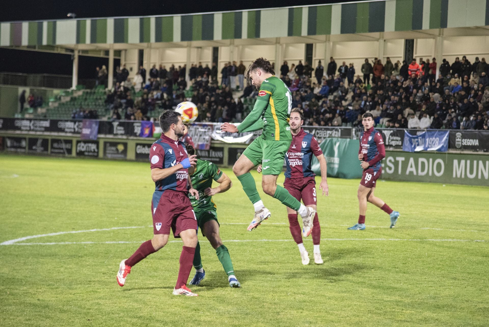 Fotos del empate entre la Segoviana y el Atlético Astorga