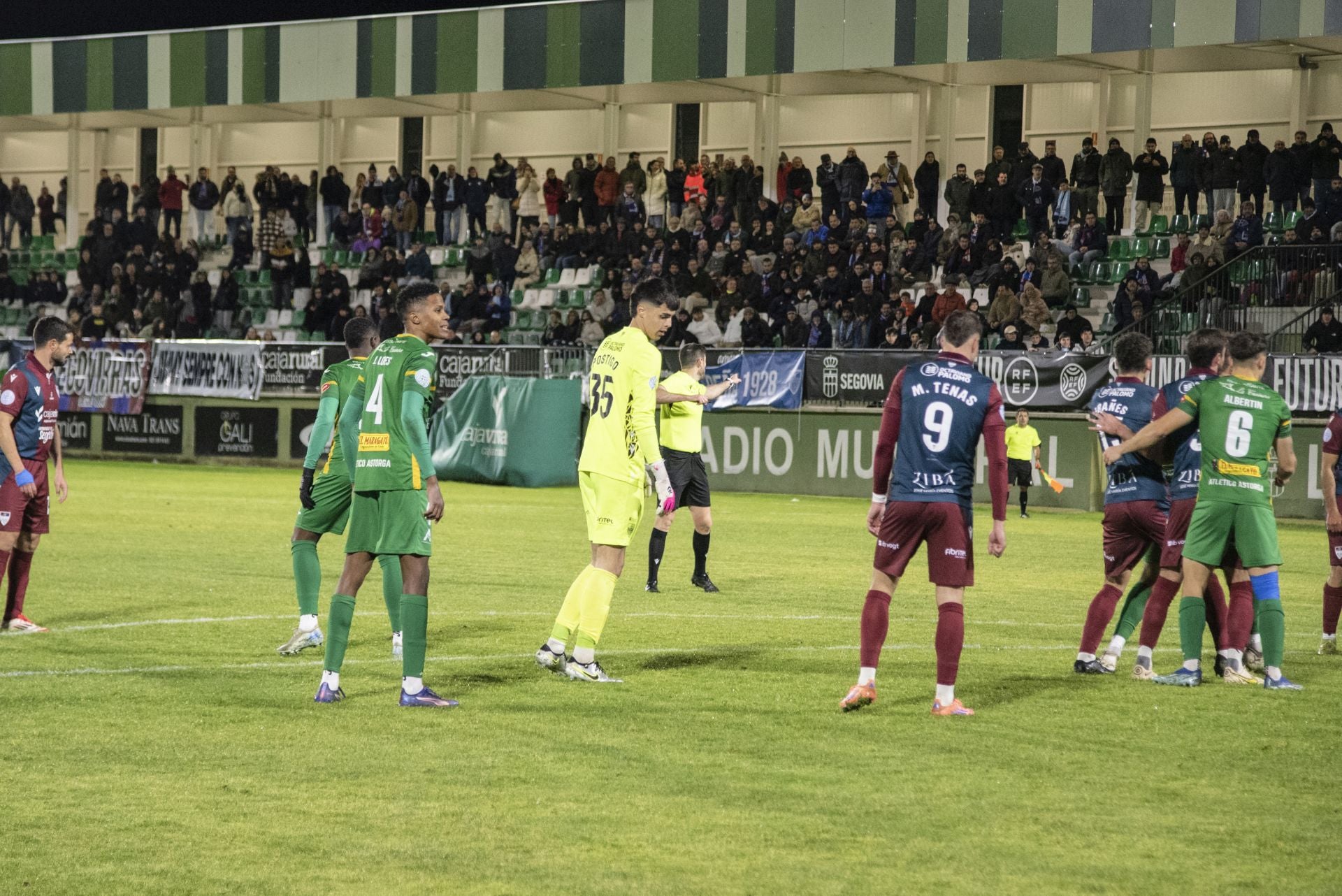 Fotos del empate entre la Segoviana y el Atlético Astorga