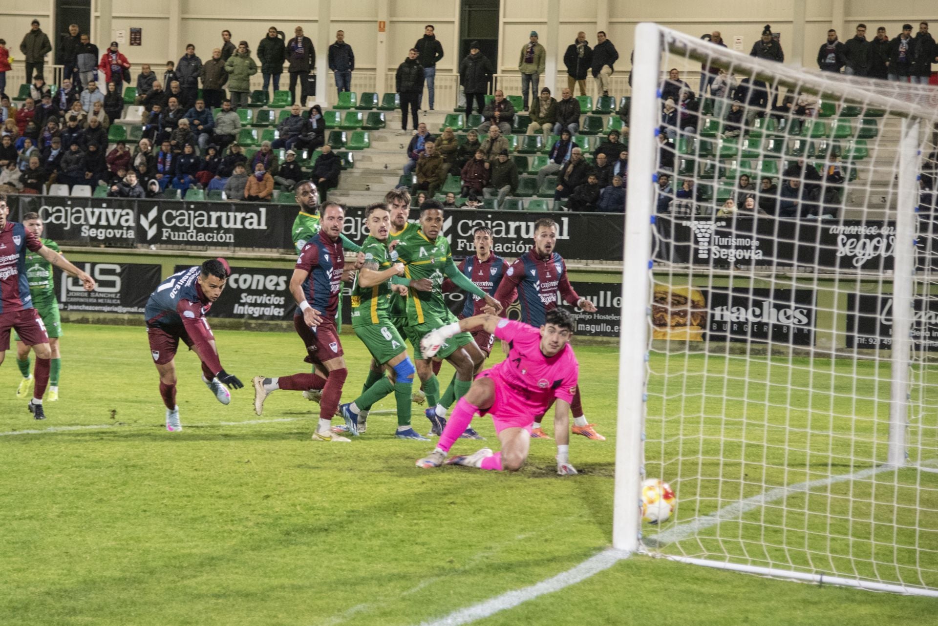 Fotos del empate entre la Segoviana y el Atlético Astorga