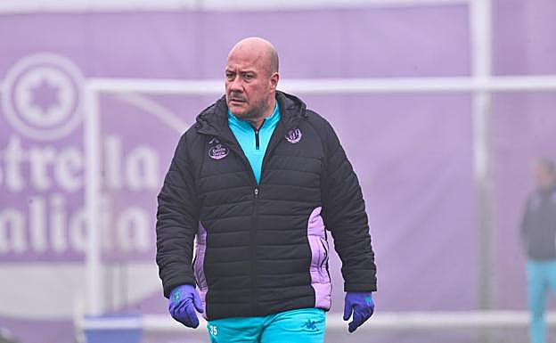 Enrique Alfaro, exgobernador del estadio mexicano de Jalisco y actual ayudante técnico del Real Valladolid