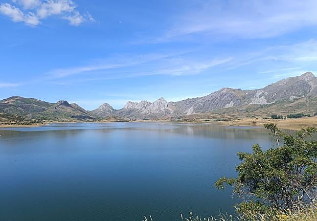 Pantano de Casares de Arbas.