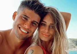 Javier Tudela con su mujer Marina Romero, en una imagen de archivo.