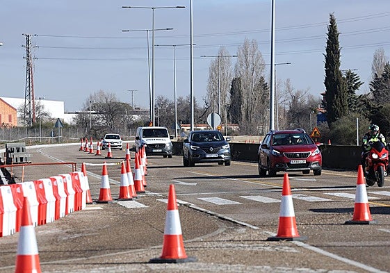 Obras en una carretera de Valladolid.
