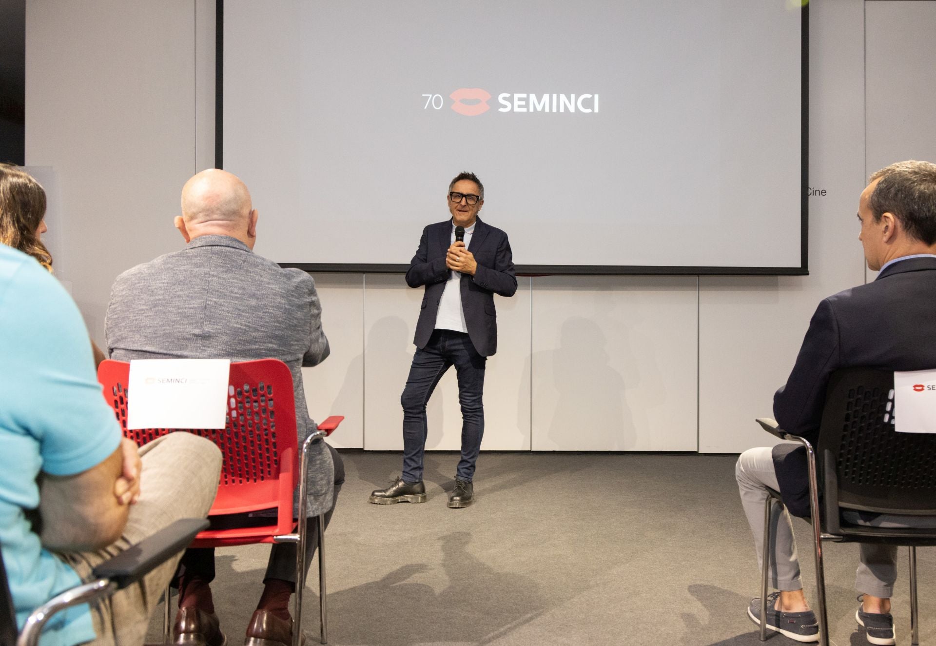 Presentación de José Luis Cienfuegos del Cartel de Seminci de la 70 edición.