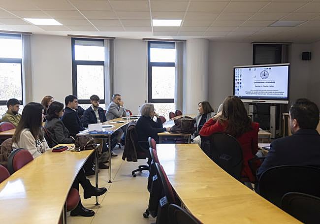 Participantes en el congreso 'Dar voz al silencio', celebrado en la facultad de Filosofía y Letras.