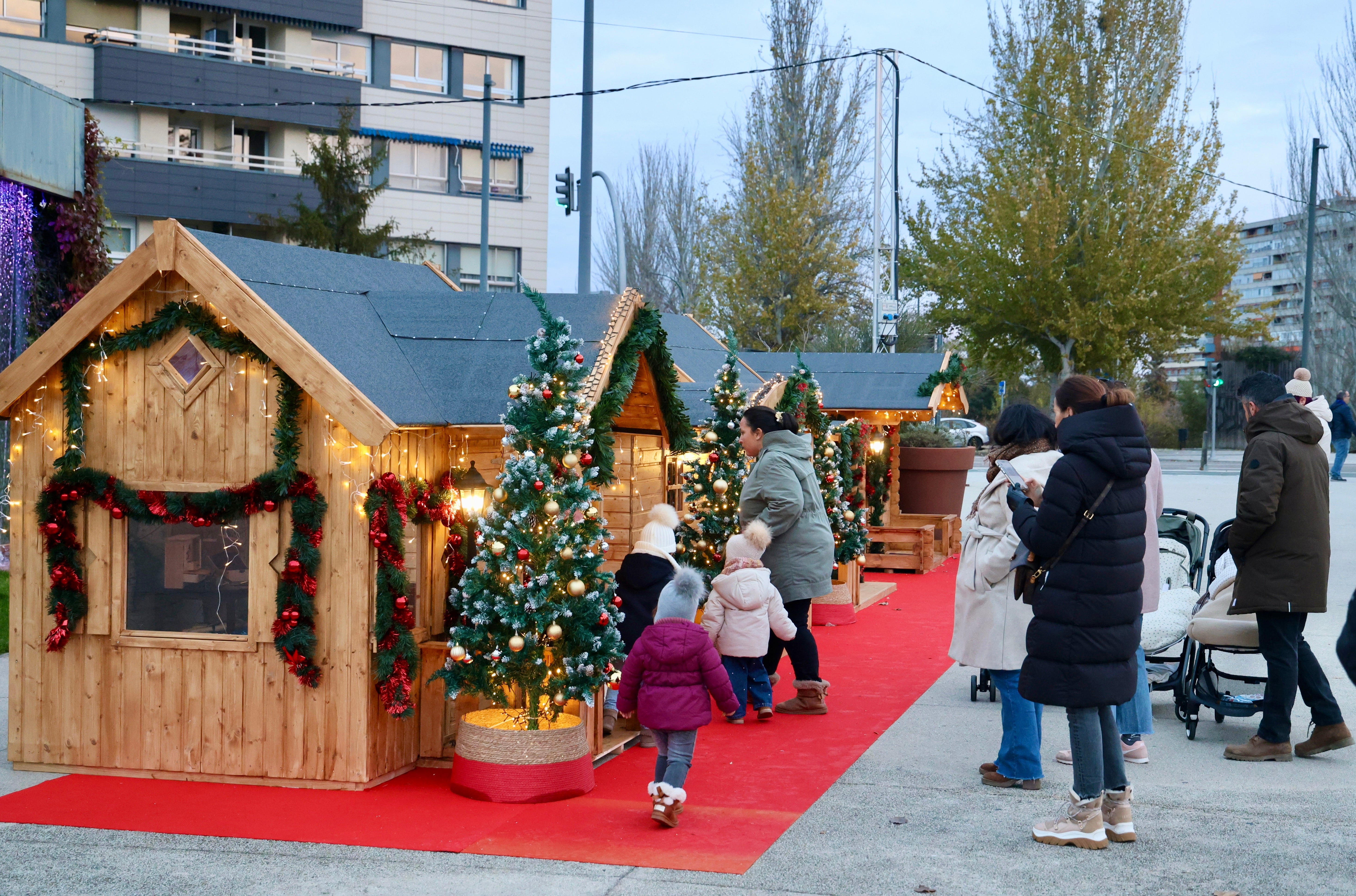 En imágenes el Mercadillo Navideño Solidario de la Cúpula del Milenio