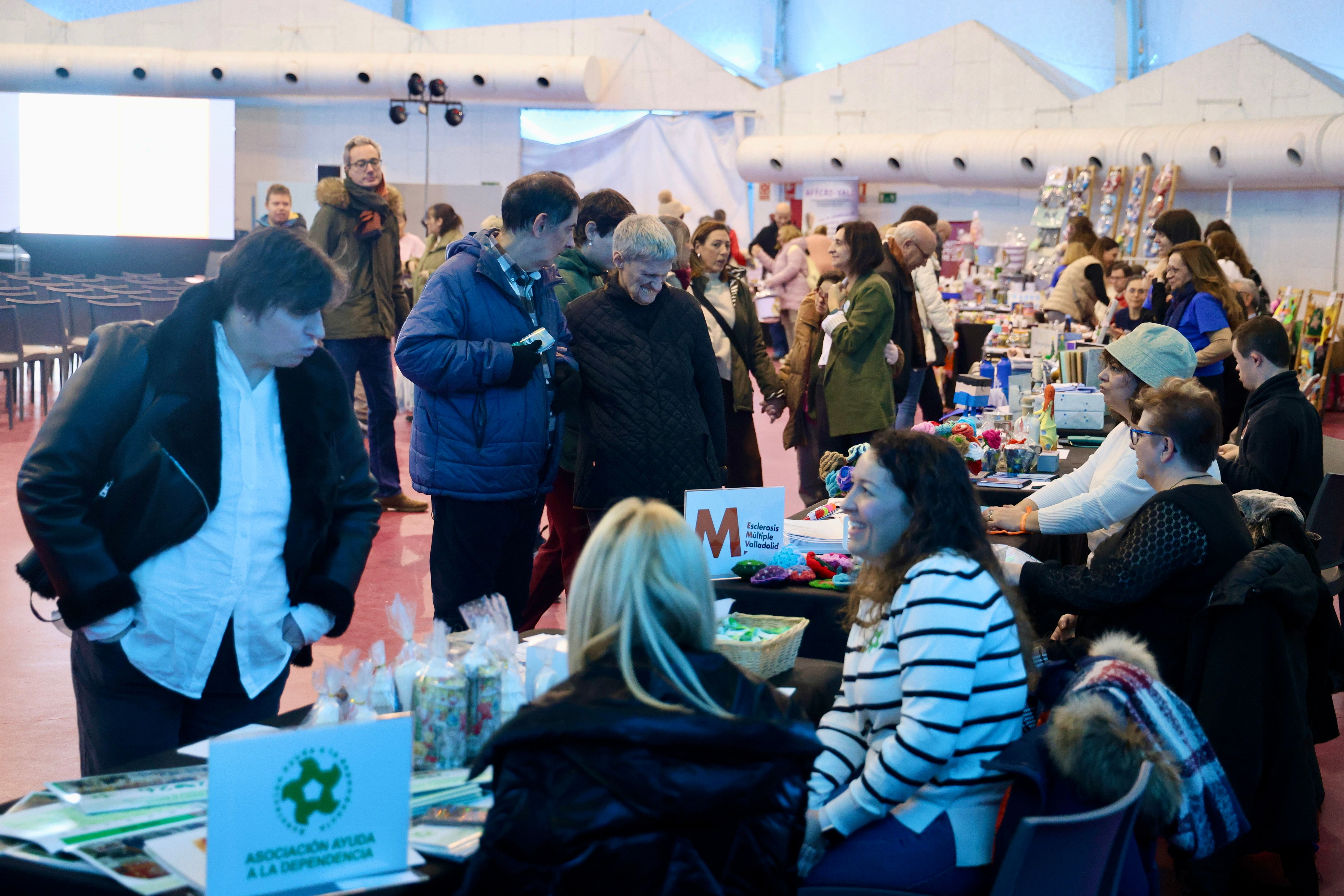 En imágenes el Mercadillo Navideño Solidario de la Cúpula del Milenio