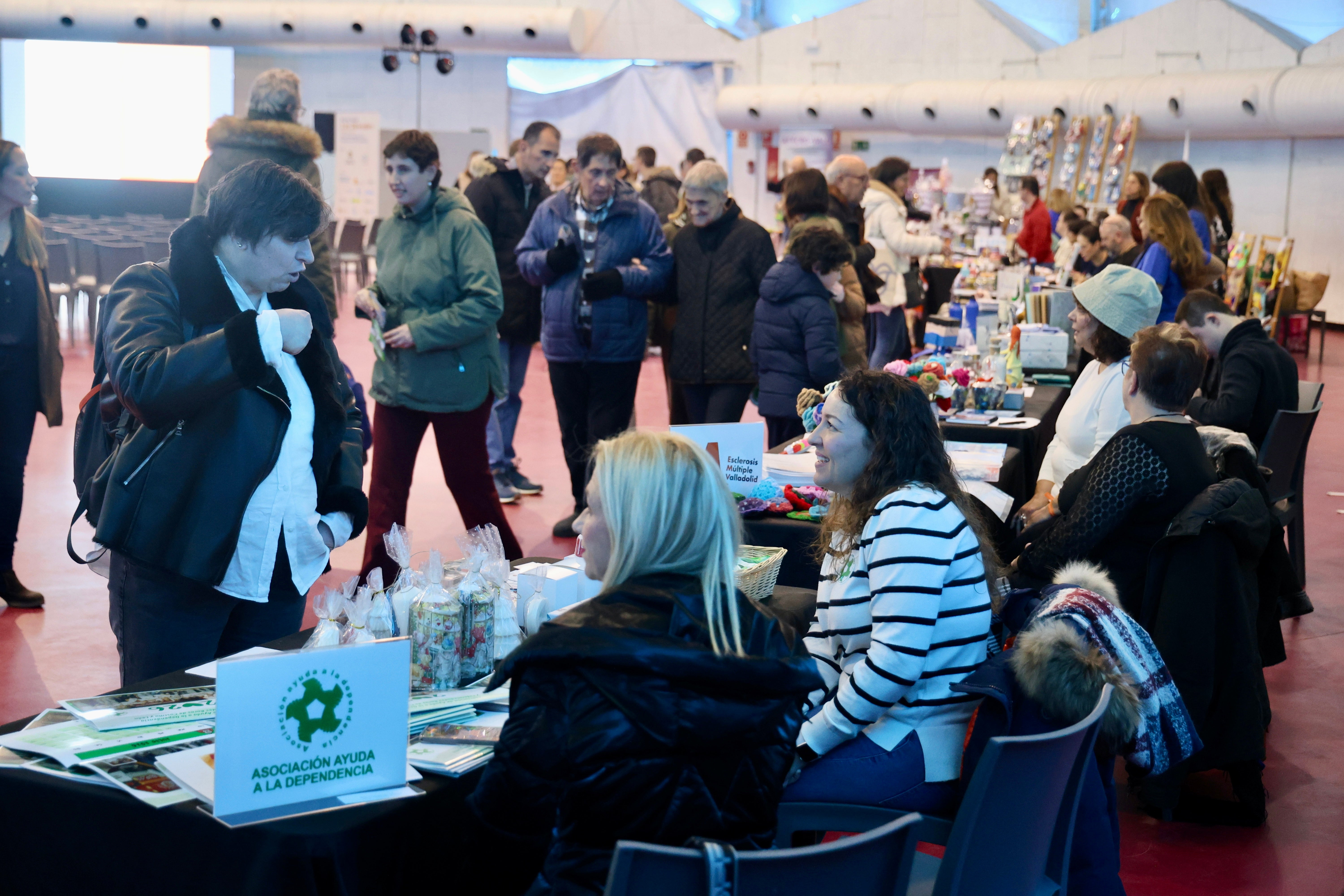 En imágenes el Mercadillo Navideño Solidario de la Cúpula del Milenio