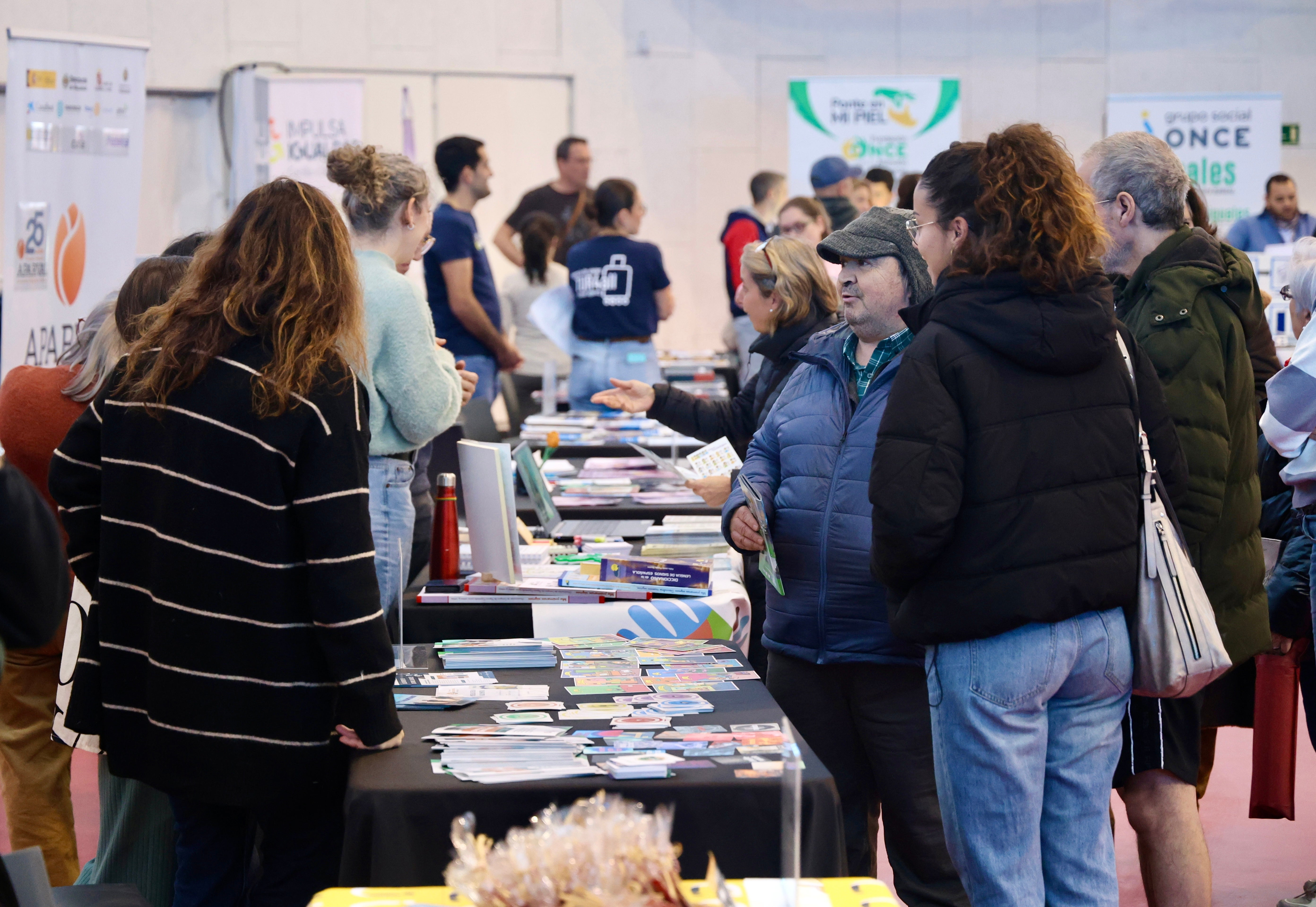En imágenes el Mercadillo Navideño Solidario de la Cúpula del Milenio