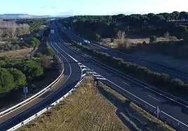 Estado de la A-62 a la altura de Pollos, en las inmediaciones del kilómetro donde se ha producido el suceso, este miércoles por la mañana.