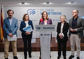 Ángeles Armisén con los diputados nacionales Miguel Ángel Paniagua y Milagros Marcos, y los senadores Marái José Ortega y Jorge Domingo Martínez.