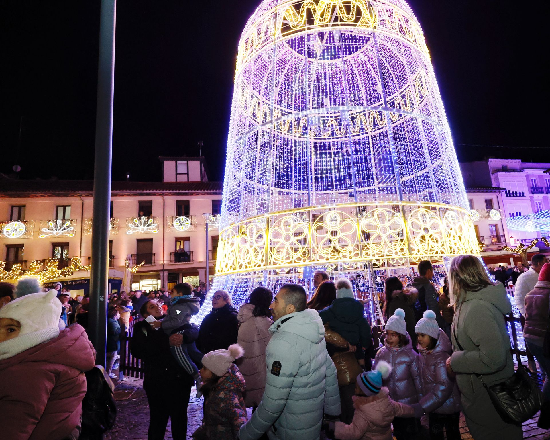Palencia ilumina sus calles y sus plazas por Navidad
