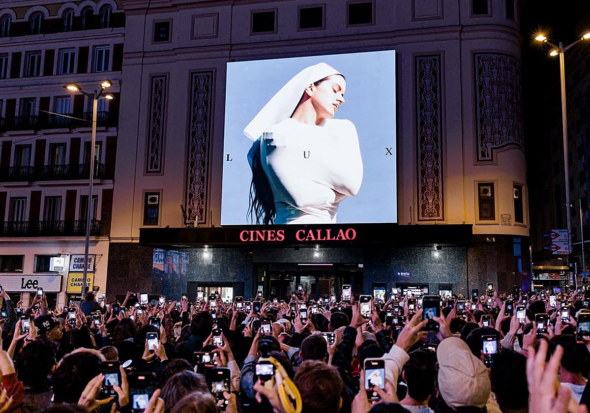 Rosalía presentó por sorpresa su nuevo disco 'Lux' en Callao el pasado mes de octubre.