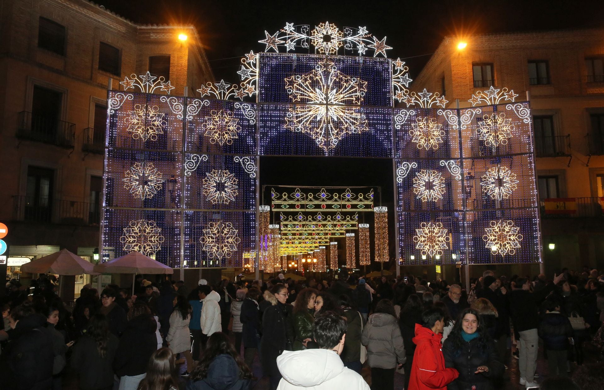 El encendido de la iluminación navideña de Segovia, en fotos
