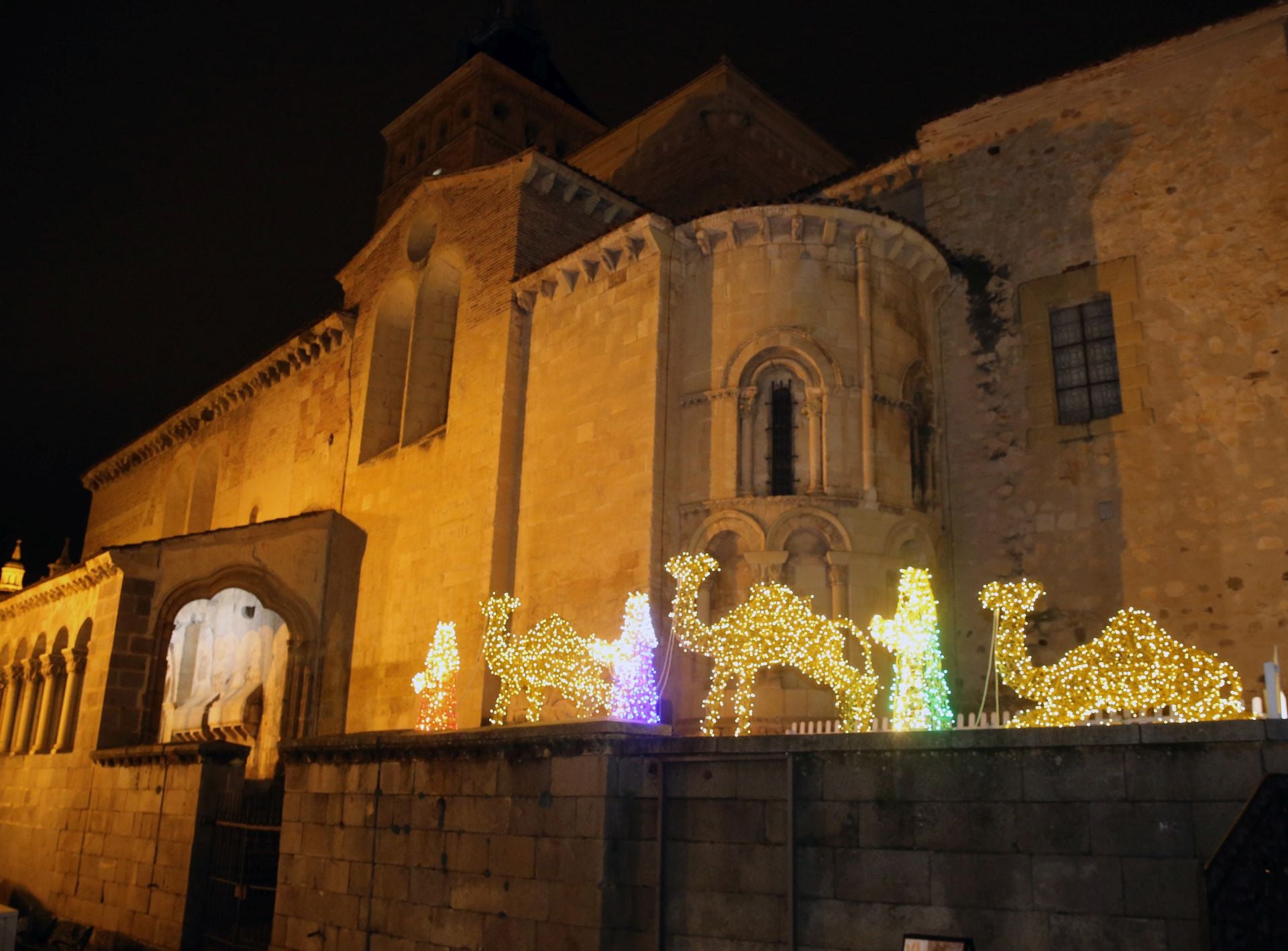 El encendido de la iluminación navideña de Segovia, en fotos